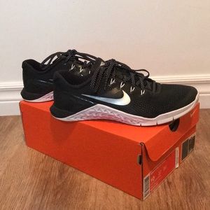 Nike Women’s Metcon 4 Authentic
